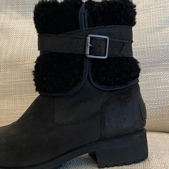 UGG Womens Blayre III Boot / Black w Sheepskin /Ankle Buckle/Side Zipper /Size 7 - Picture 2 of 11